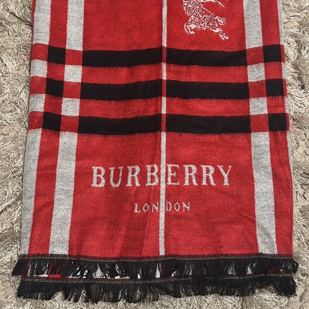 Burberry || Reversible Red Plaid Scarf || NWOT || OS ||